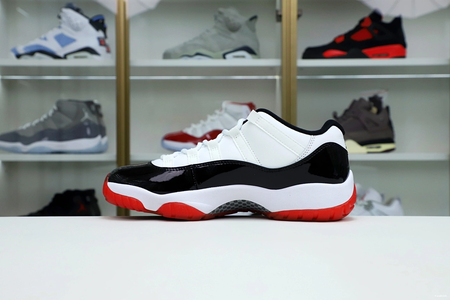 AIR WHITE 11 JORDAN BRED LOW 0716